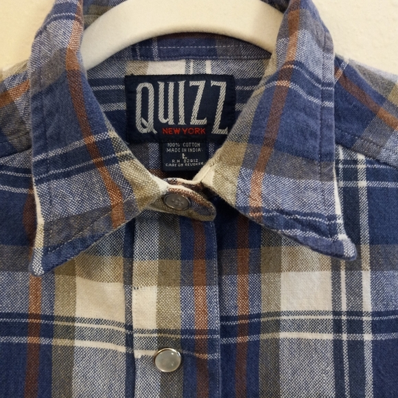 Quizz New York Woman's Size Medium Pearl Snap Button Up Shirt - Picture 6 of 11